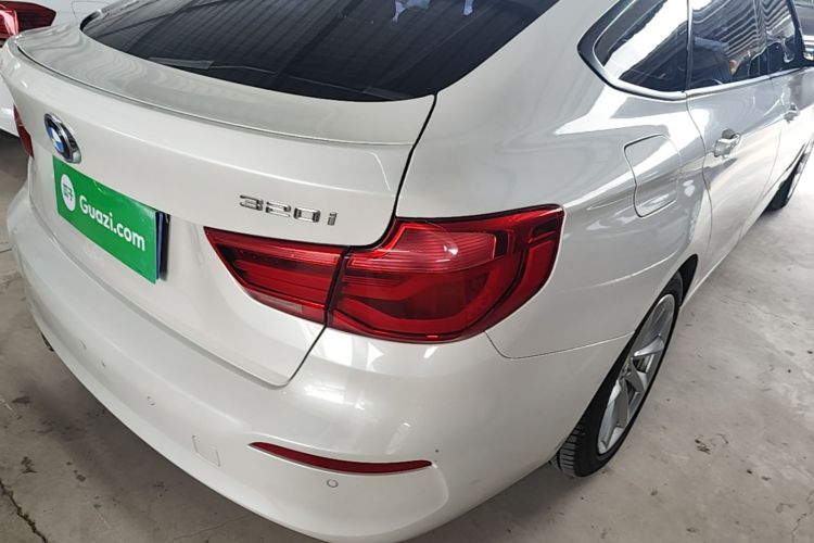 BMW 3 Series GT 2018 car image #8
