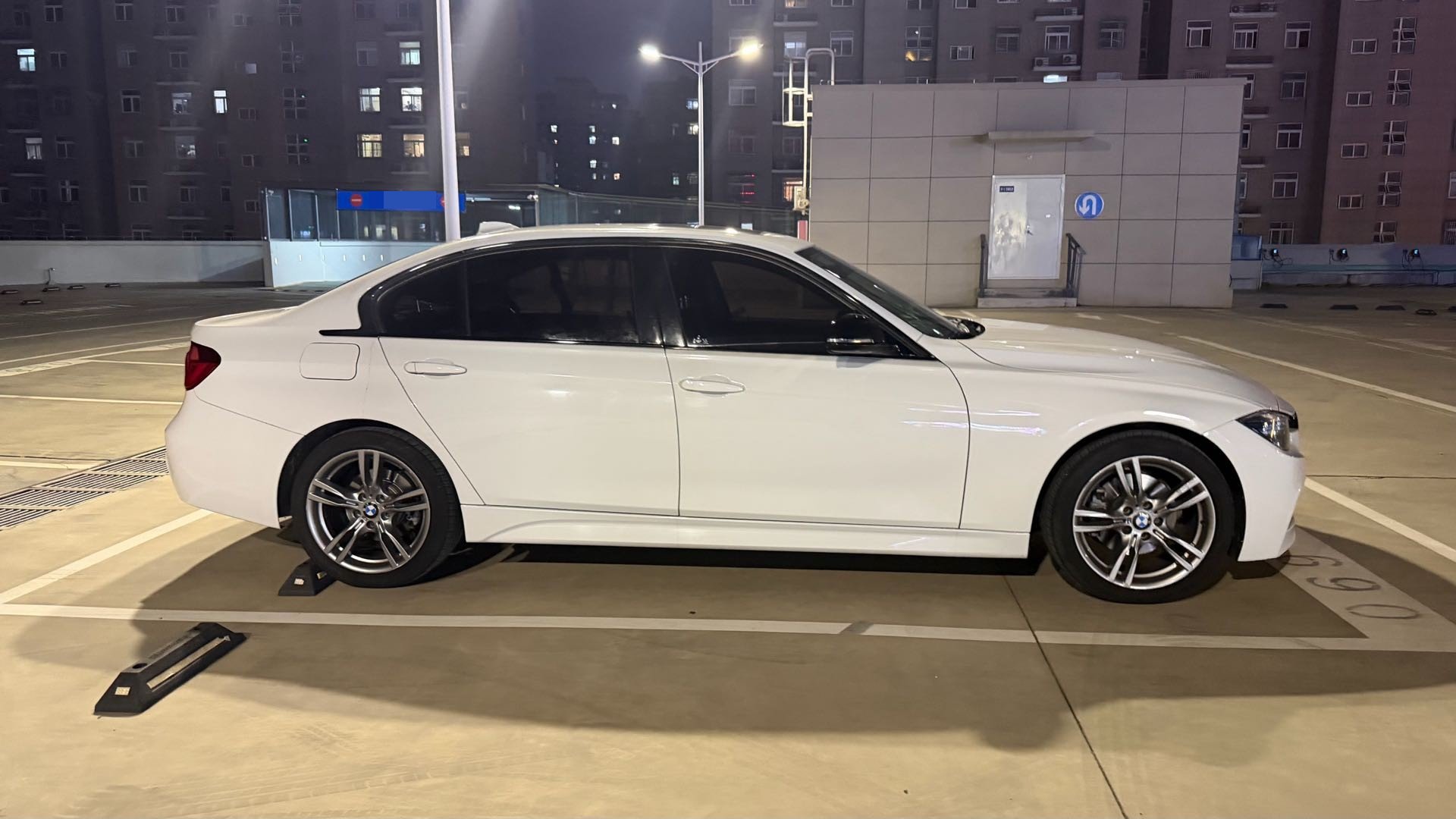 BMW 3 Series 2018 #3 BMW 3 Series 2018 car image #3