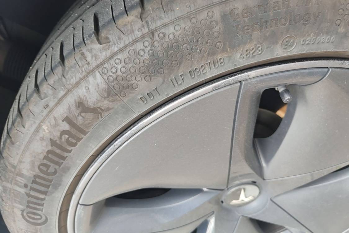 Tesla Model 3 2020 car image #30