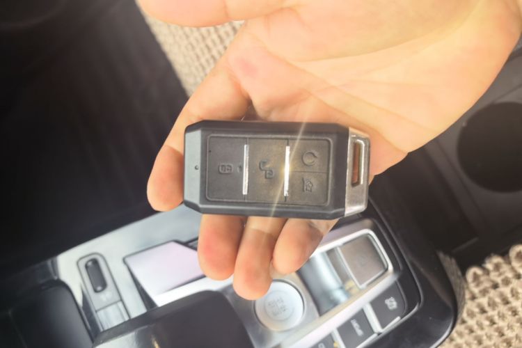 BYD Yuan New Energy 2019 car image #10