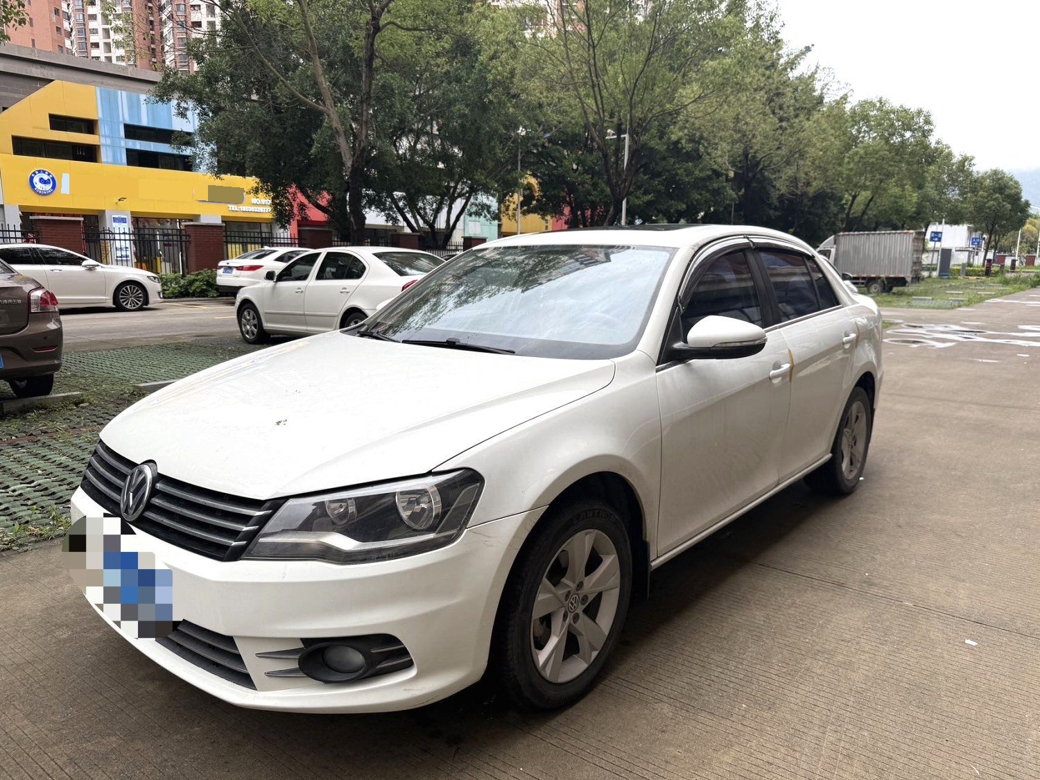 Volkswagen Bora 2015 car image 
