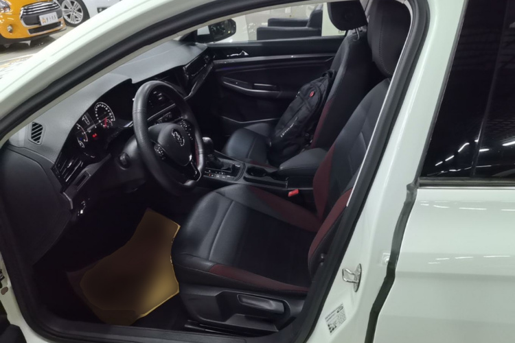 Volkswagen Bora 2019 car image #15
