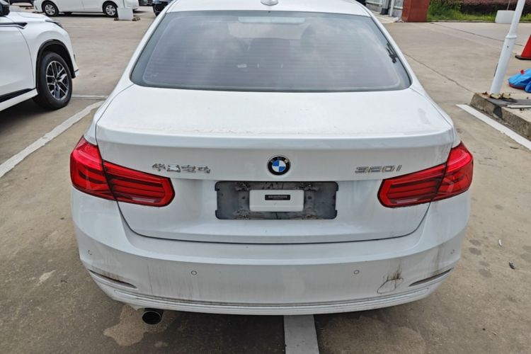 BMW 3 Series 2016 immagine di auto #6