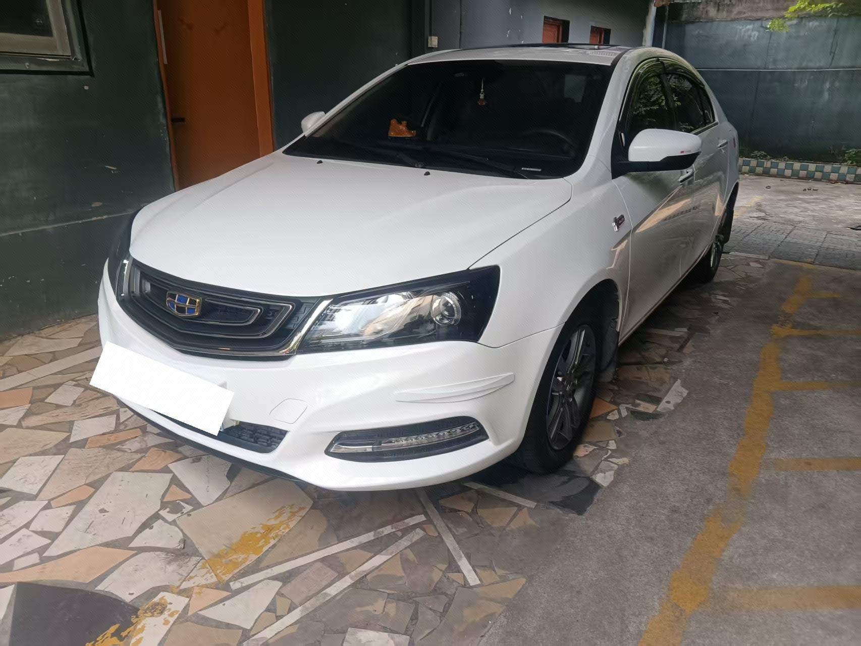 GEELY Emgrand 2017 car image 