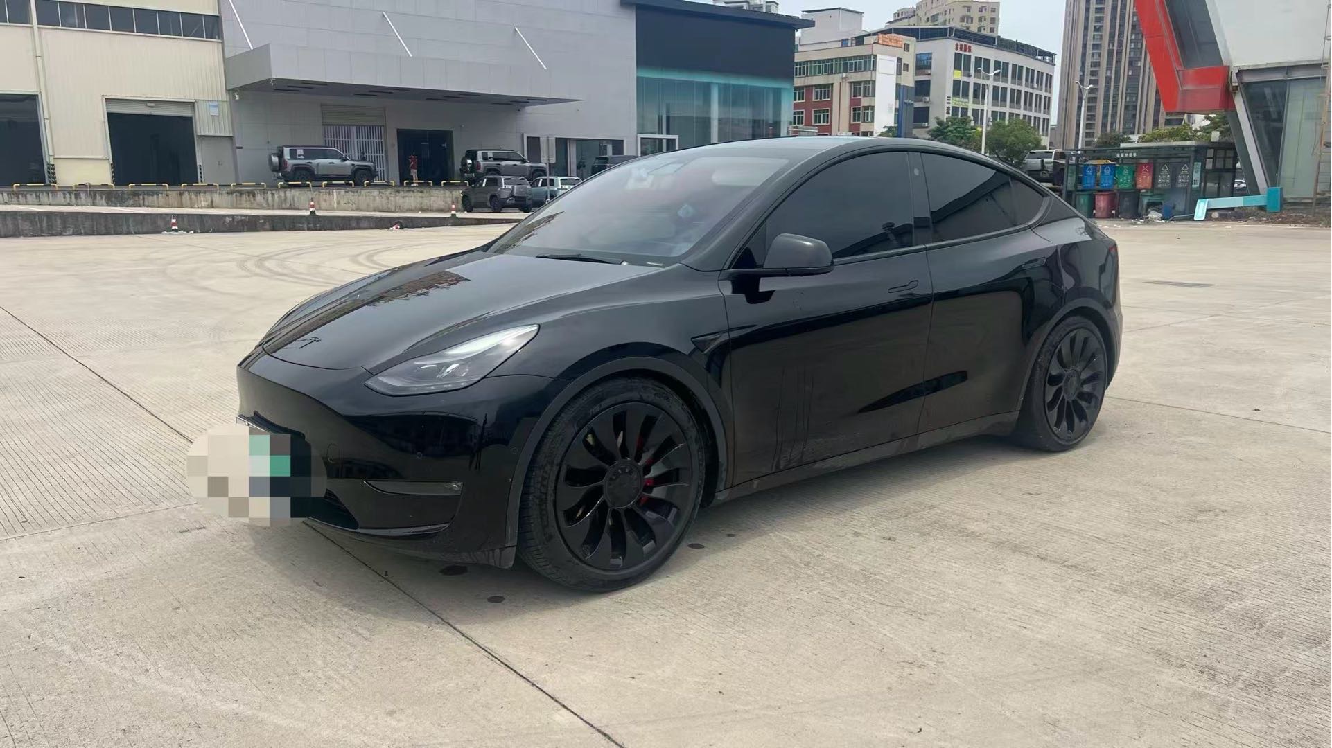 Tesla Model Y 2022 car image #2
