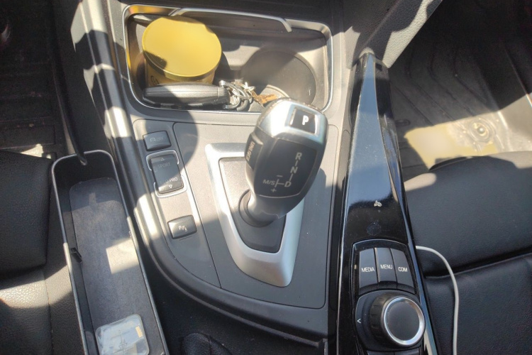 BMW 3 Series 2018 #18 BMW 3 Series 2018 car image #18