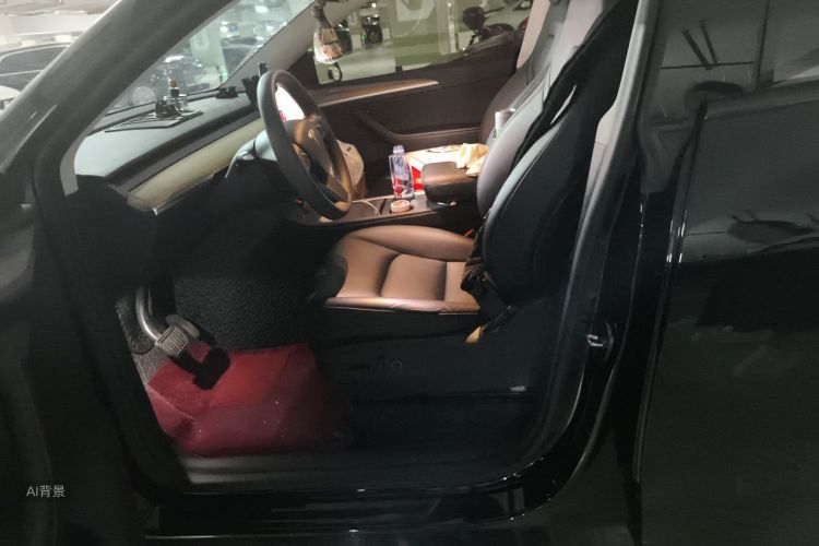 Tesla Model Y 2023 immagine di auto #17