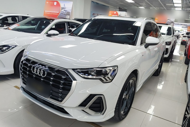 Audi Q3 2022 #2 Audi Q3 2022 صورة سيارة #2
