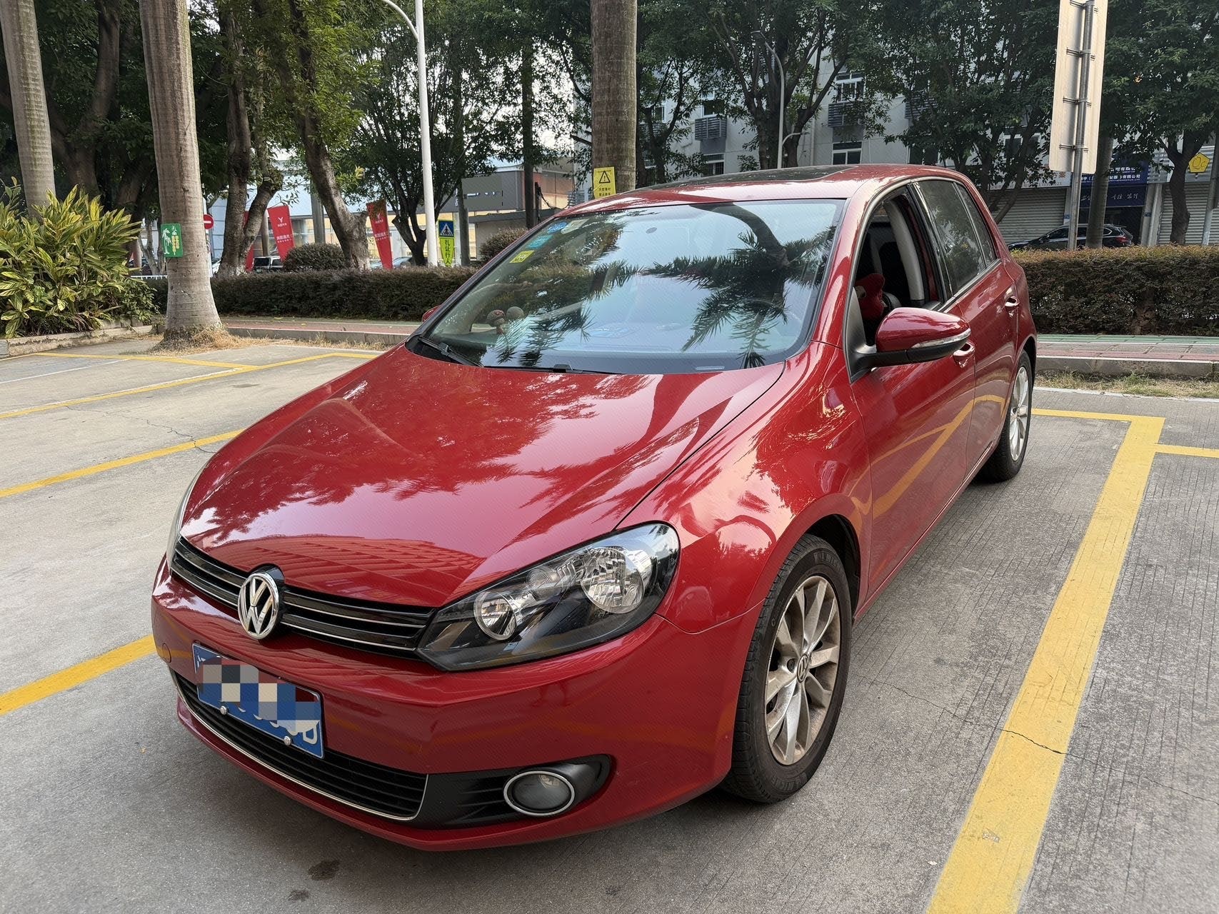 Volkswagen Golf 2012 Volkswagen Golf 2012 car image