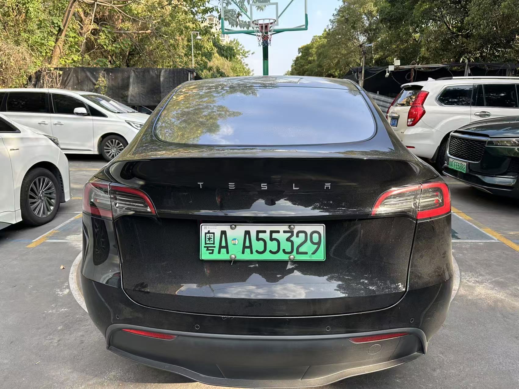 Tesla Model Y 2021 car image #8