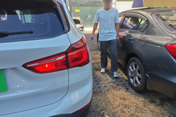 BMW X1 2019 #8 BMW X1 2019 immagine di auto #8