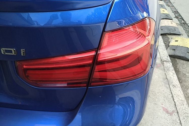 BMW 3 Series 2018 #8 BMW 3 Series 2018 car image #8