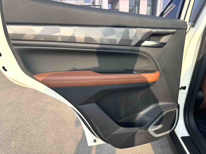 GEELY Vision X6 2023 صورة سيارة #11