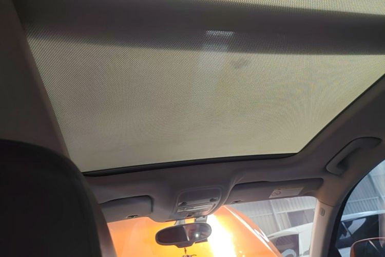 Audi Q3 2015 car image #18