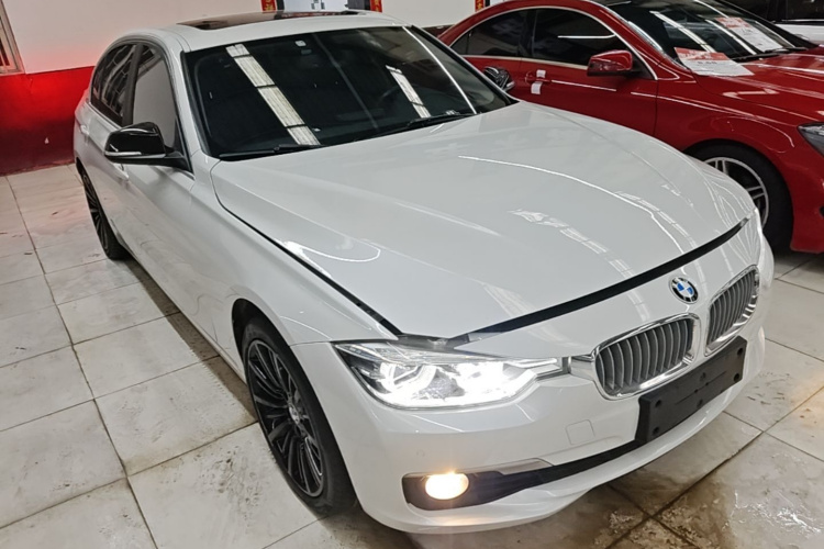 BMW 3 Series 2018 car image #4
