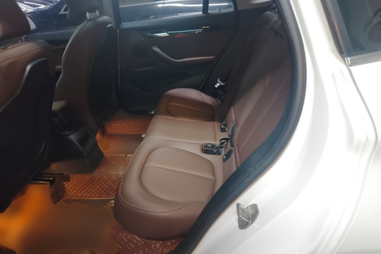 BMW X1 2019 #13 BMW X1 2019 صورة سيارة #13
