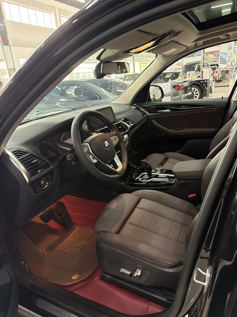 BMW X3 2021 car image #2
