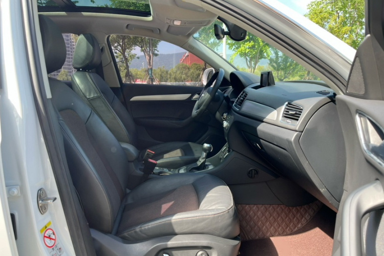 Audi Q3 2018 #17 Audi Q3 2018 car image #17