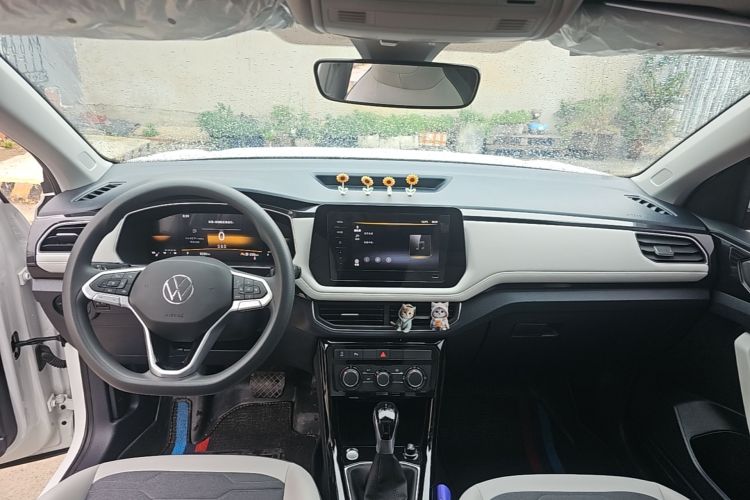 Volkswagen Tharu 2025 car image #10