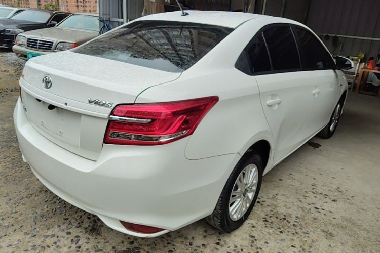 Toyota Vios 2018 immagine di auto #7