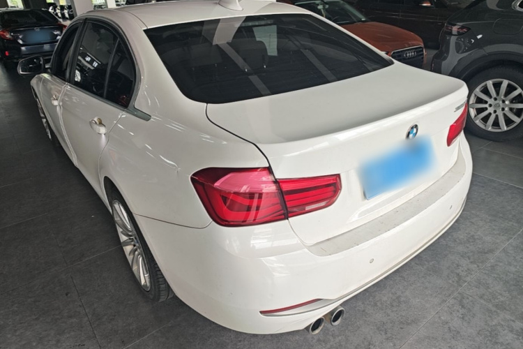 BMW 3 Series 2018 #5 BMW 3 Series 2018 car image #5