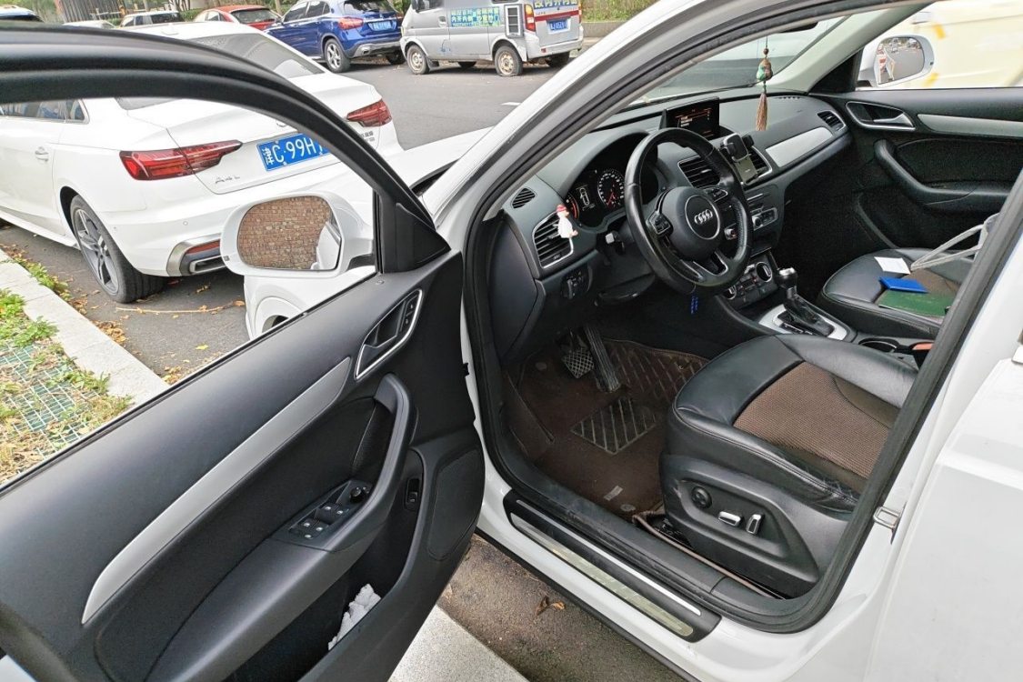 Audi Q3 2016 immagine di auto #23