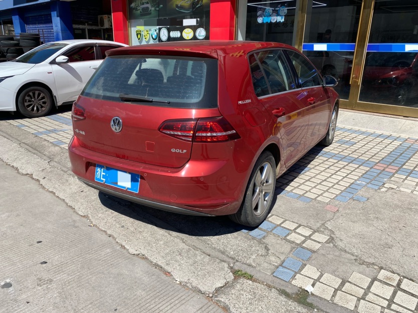 Volkswagen Golf 2017 car image #2