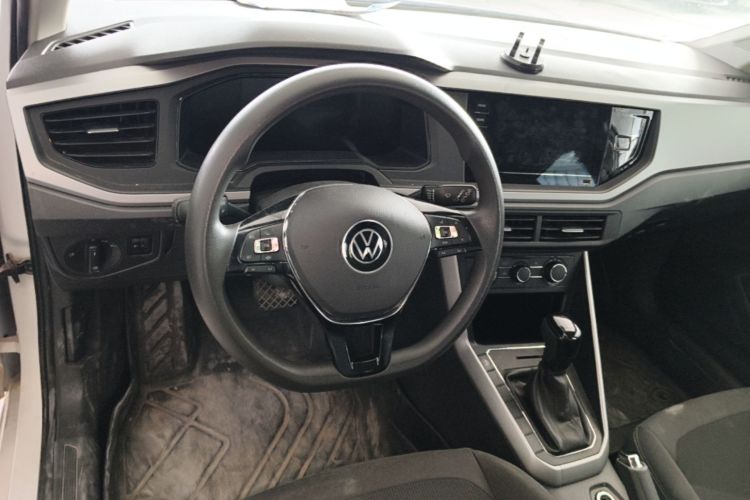 Volkswagen Polo 2023 car image #11