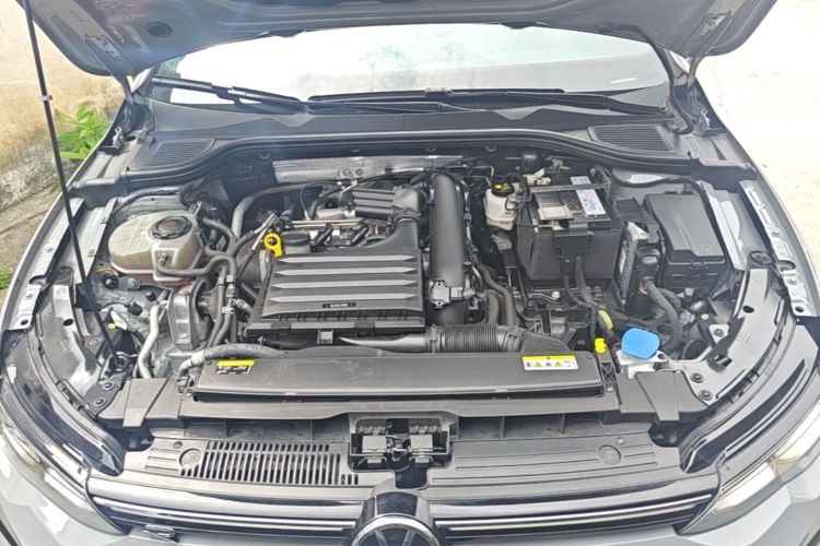 Volkswagen Golf 2024 car image #22