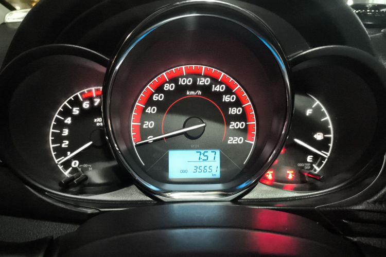 Toyota Vios 2021 изображение автомобиля #12