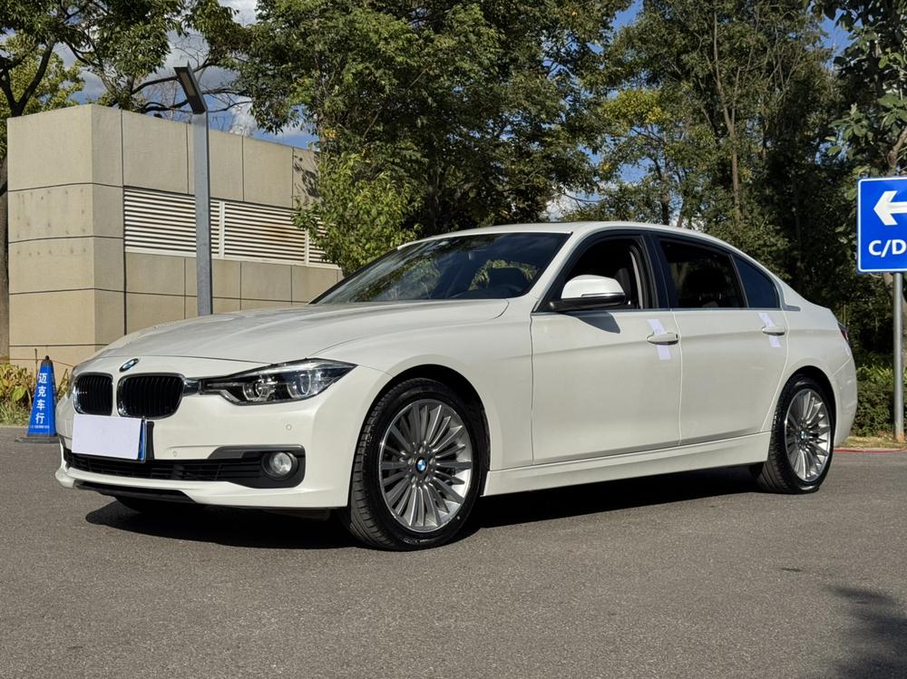 BMW 3 Series 2019 immagine di auto 