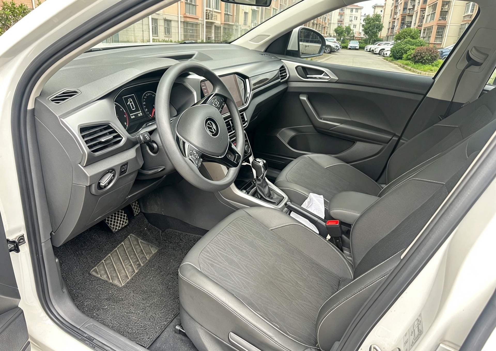 Volkswagen T-Cross 2021 #5 Volkswagen T-Cross 2021 صورة سيارة #5