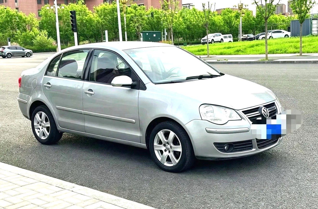 Volkswagen Polo 2010 car image #3