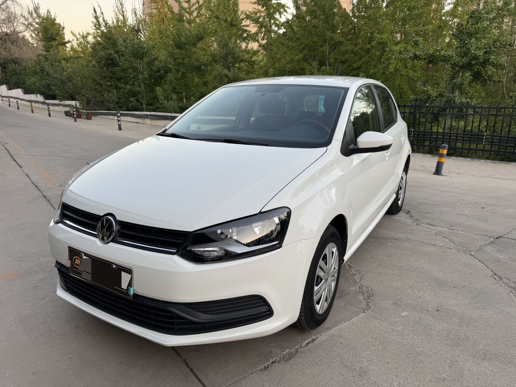 Volkswagen Polo 2017 car image 