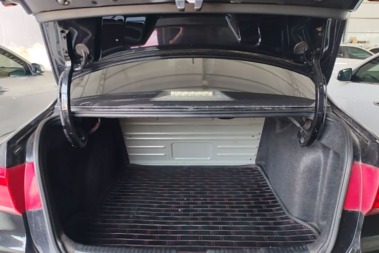 Volkswagen Santana 2017 car image #25