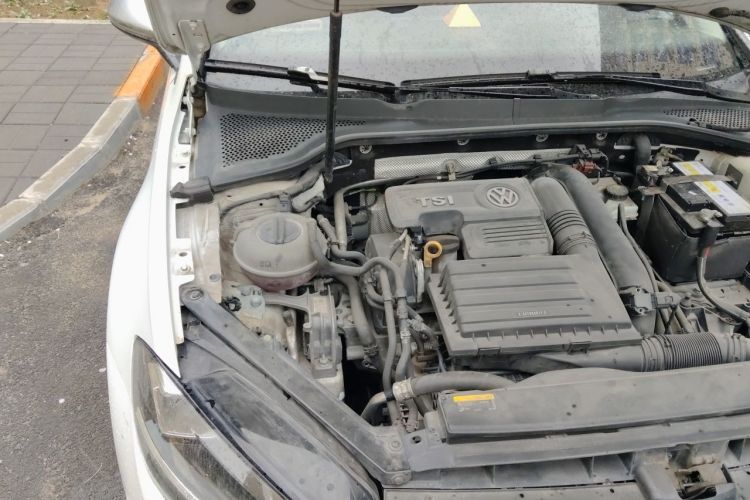 Volkswagen Golf 2018 car image #28