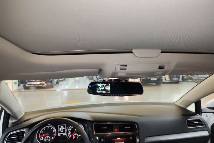 Volkswagen Golf 2020 изображение автомобиля #23