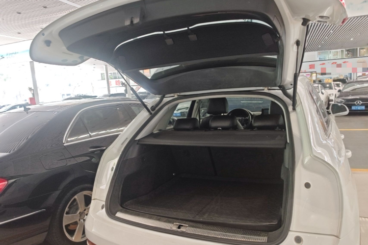Audi Q3 2014 car image #21