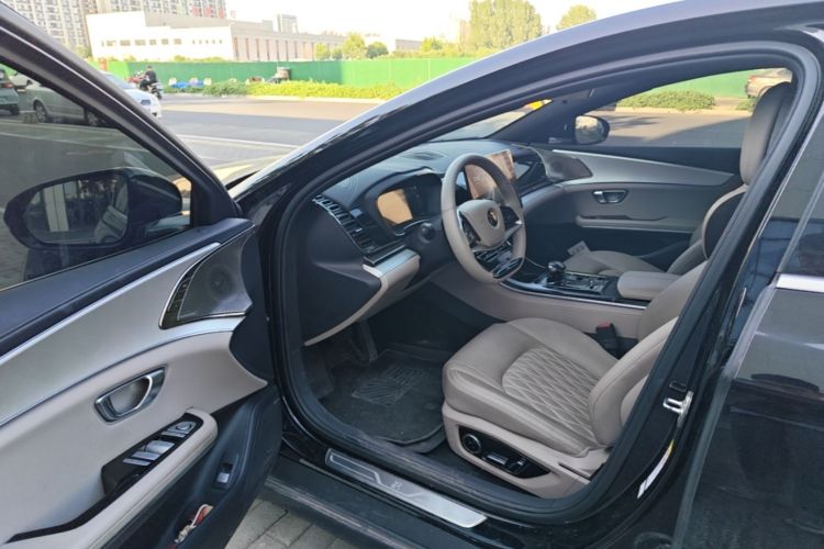 BYD Han 2024 car image #16