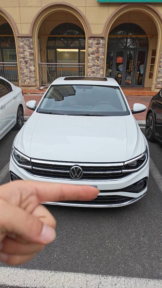 2023 car image #4