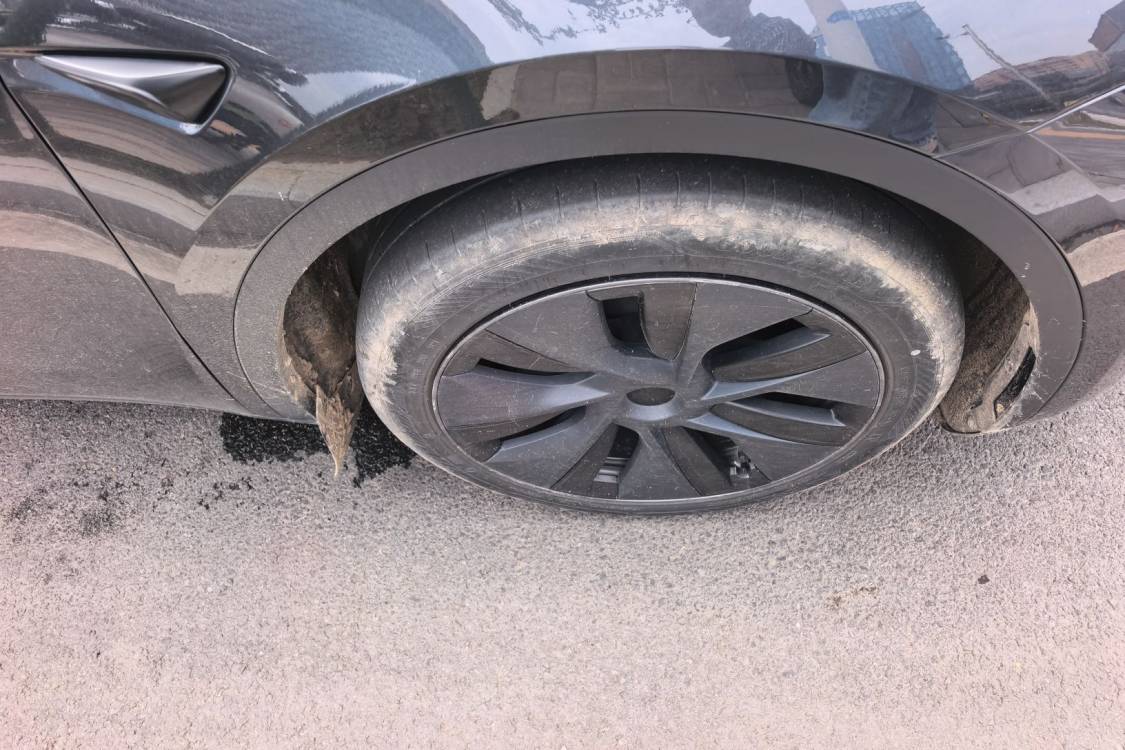 Tesla Model Y 2024 صورة سيارة #9