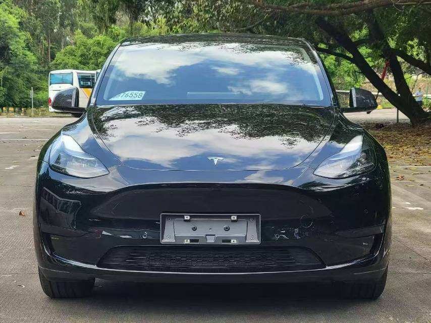 Tesla Model Y 2023 #2 Tesla Model Y 2023 car image #2