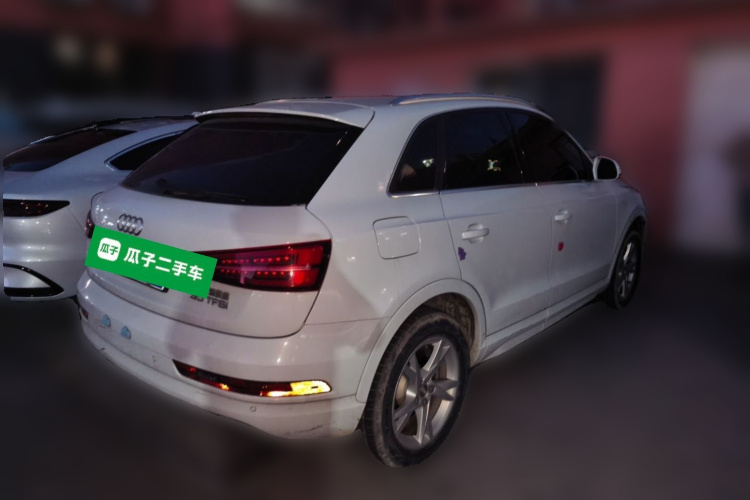 Audi Q3 2017 car image #5
