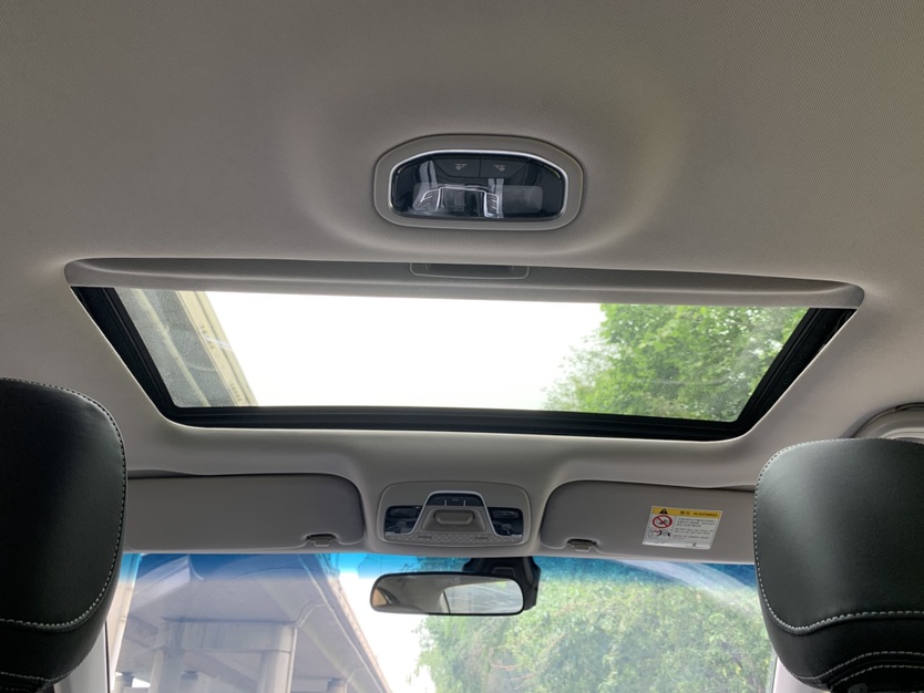 GEELY Emgrand 2019 car image #15
