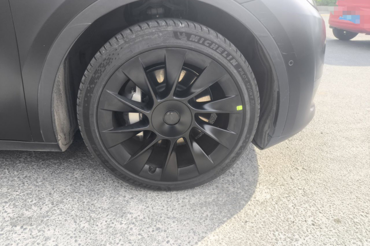 Tesla Model Y 2023 #9 Tesla Model Y 2023 car image #9