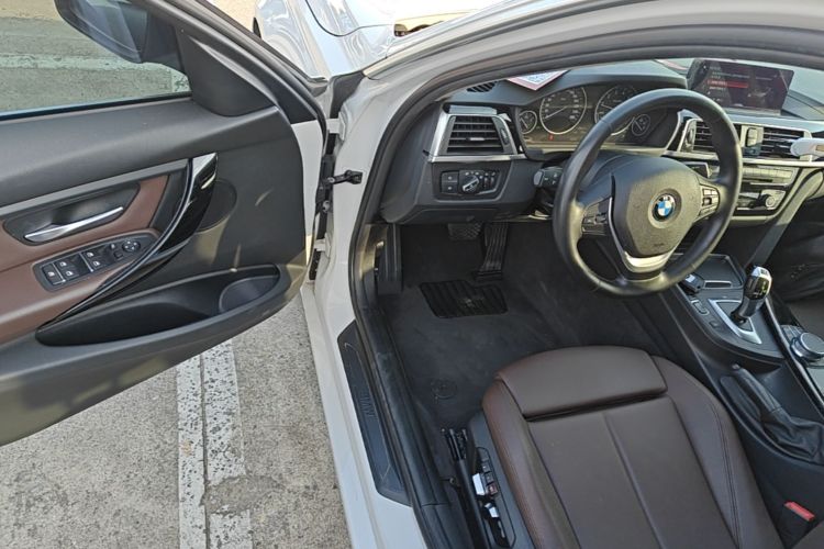 BMW 3 Series 2019 #16 BMW 3 Series 2019 car image #16