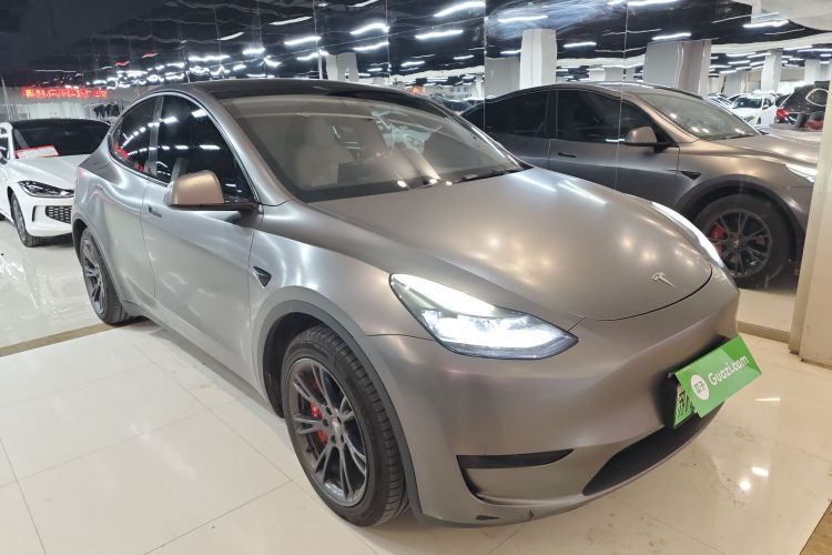 Tesla Model Y 2023 car image #4