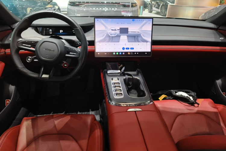 MI SU7 2024 immagine di auto #10