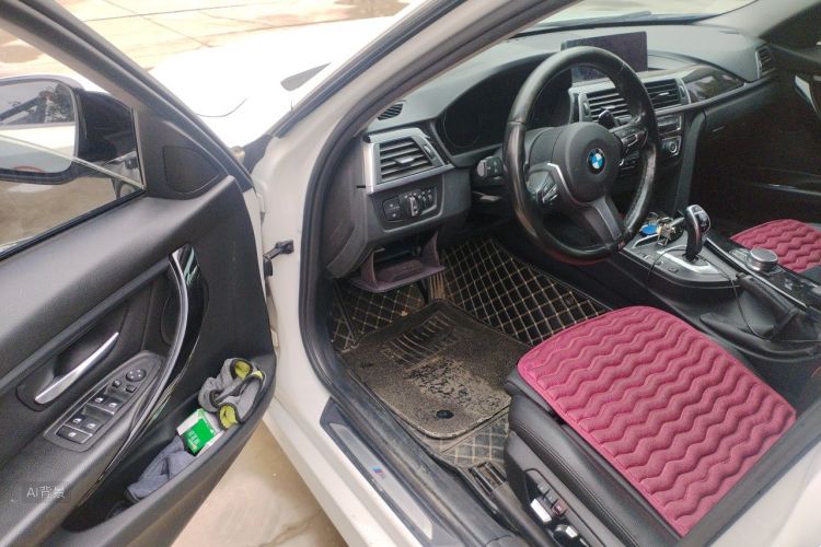 BMW 3 Series 2019 car image #18