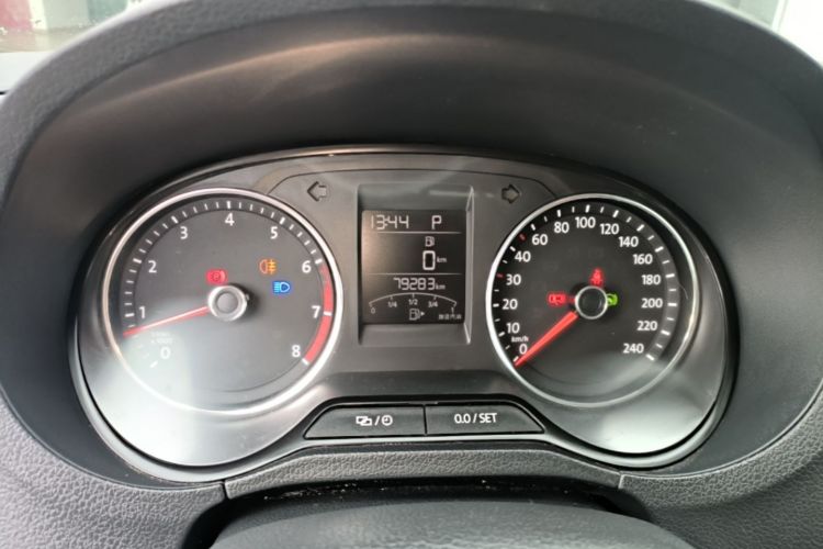 Volkswagen Polo 2017 car image #16